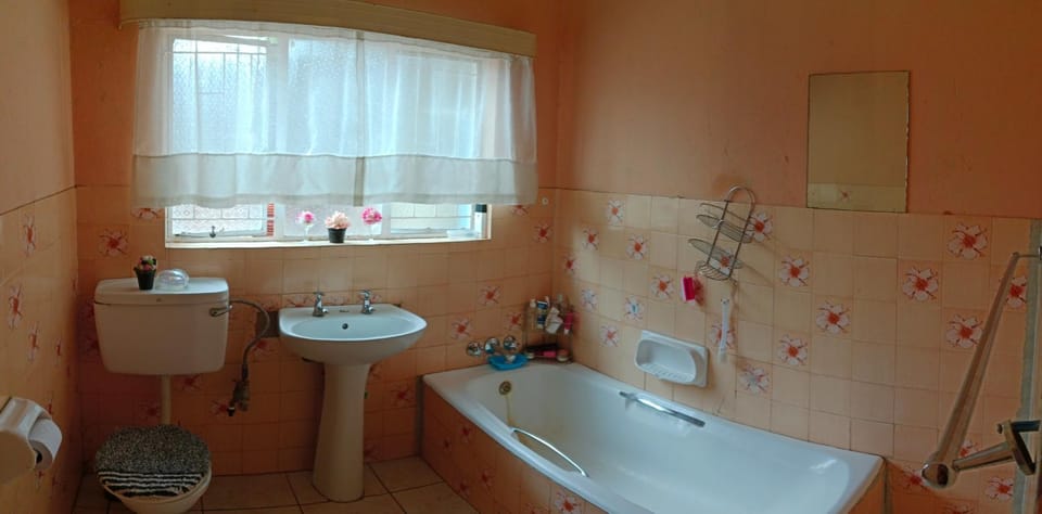 Toilet, Bathroom, Bath