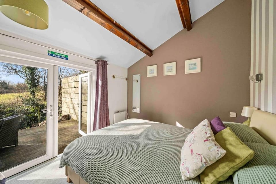 Beech Hut - a streamside family escape near Salcombe and Beaches House in England