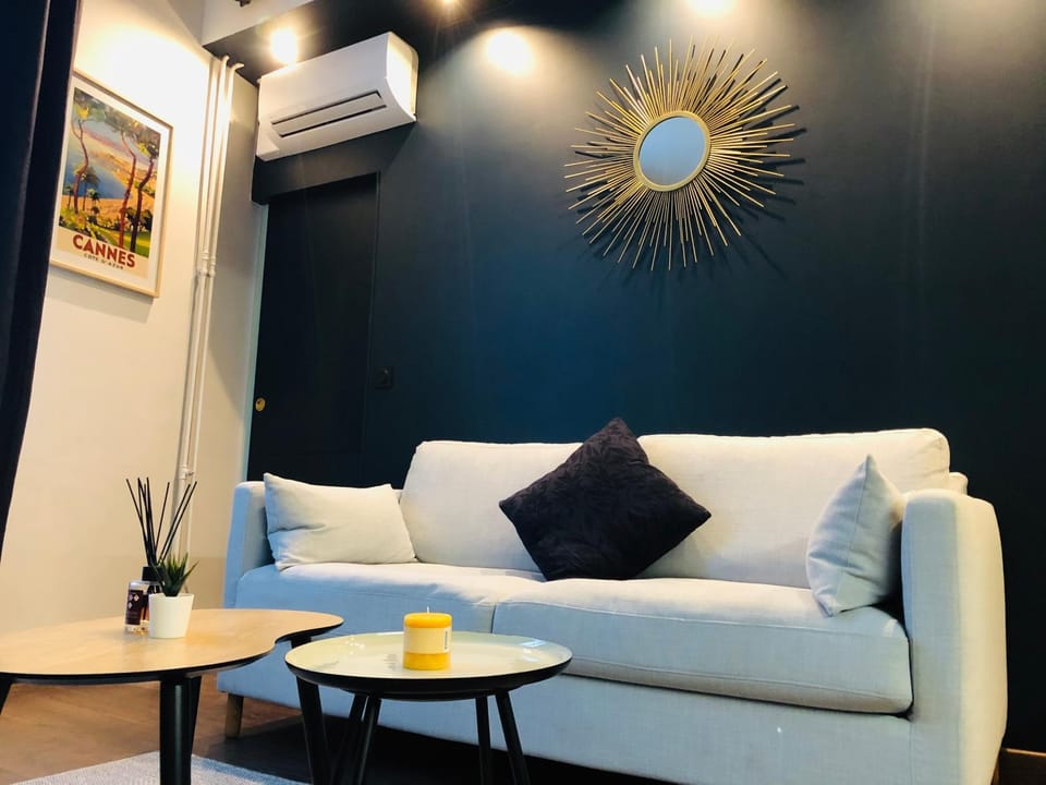 Living room, air conditioner