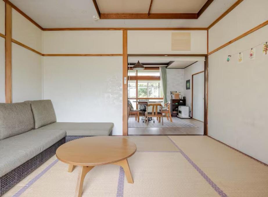 一軒家まるごと貸切宿Woodウッド Country House in Hokkaido Prefecture