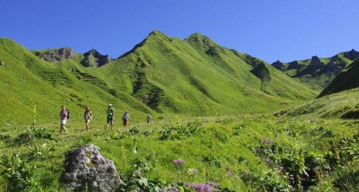 L OUSTALOU MAISON D HOTES DE CHARME EN AUVERGNE PISCINE PRIVEE CHAUFFéE House in Auvergne-Rhône-Alpes