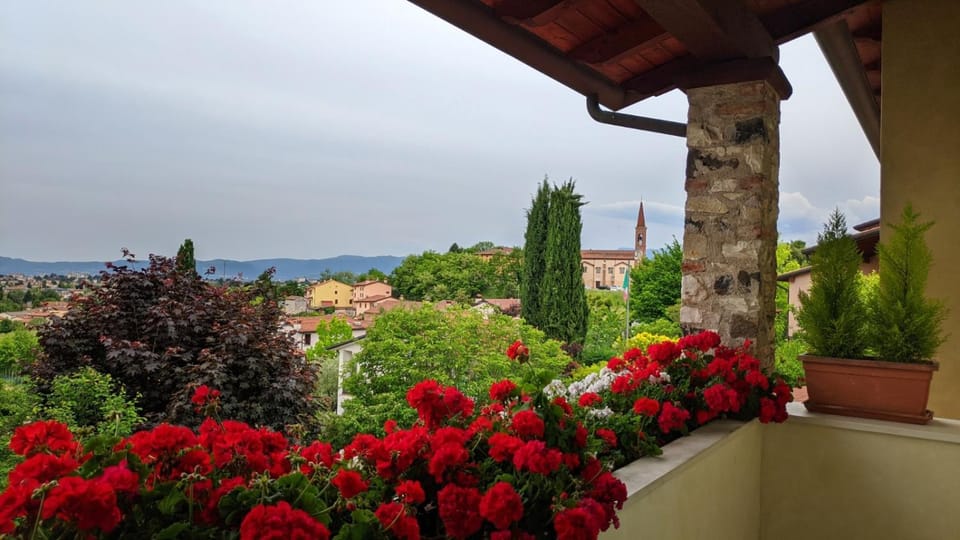 View (from property/room), Balcony/Terrace, Landmark view