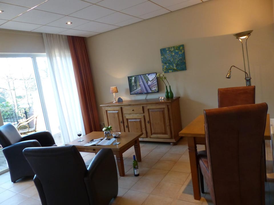 TV and multimedia, Living room, On site