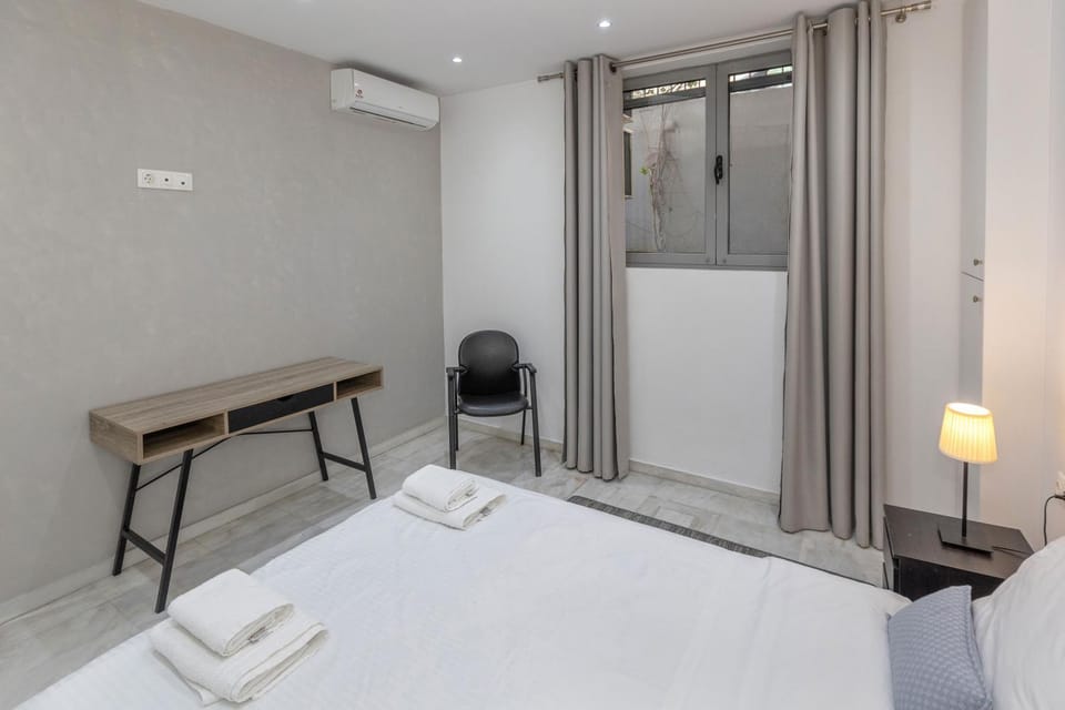 Bed, Photo of the whole room, Bedroom, towels, air conditioner