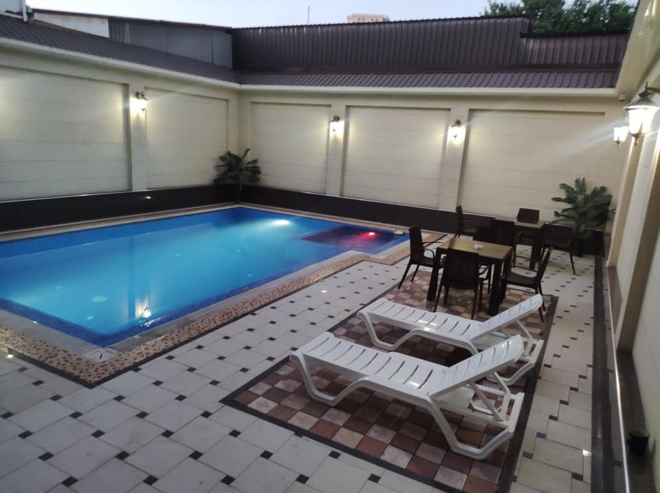 Swimming pool