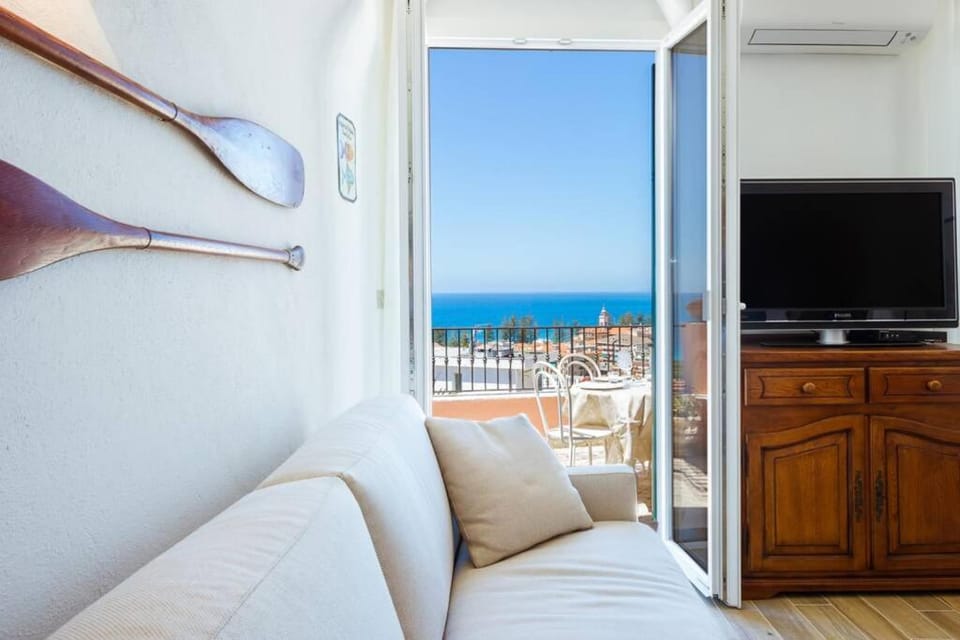 Casa Del Subacqueo. Amazing Terrace With Sea View. Wi-Fi Apartment in Bordighera