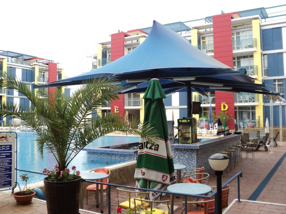 Swimming pool, Swimming pool