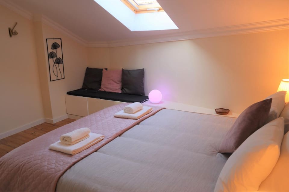Bed, Bedroom