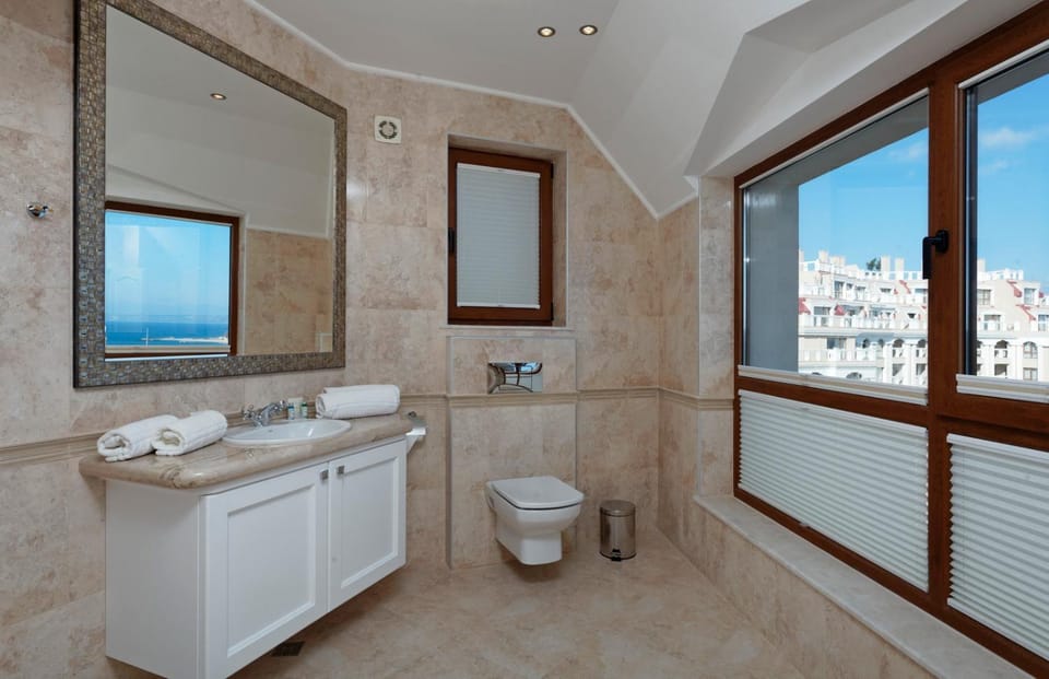 Bathroom, Photo of the whole room
