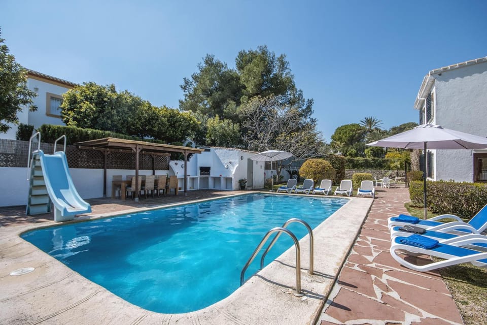 Dining area, Swimming pool
