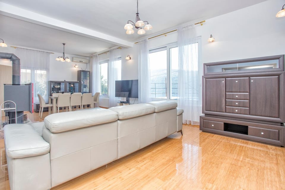 VILLA ALEXANDRA Villa in Kotor Municipality