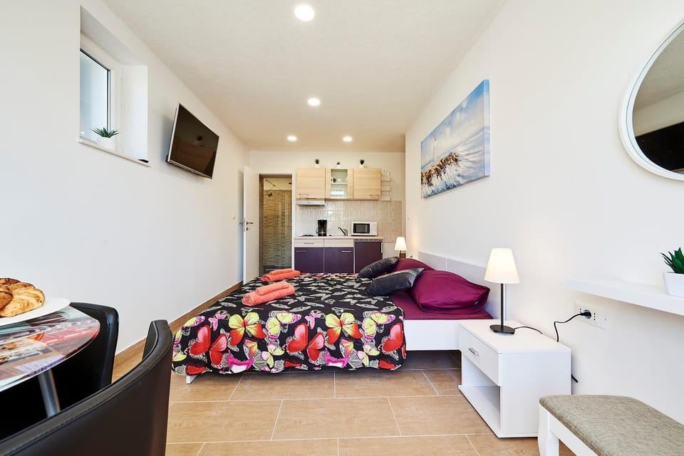 Kitchen or kitchenette, Photo of the whole room