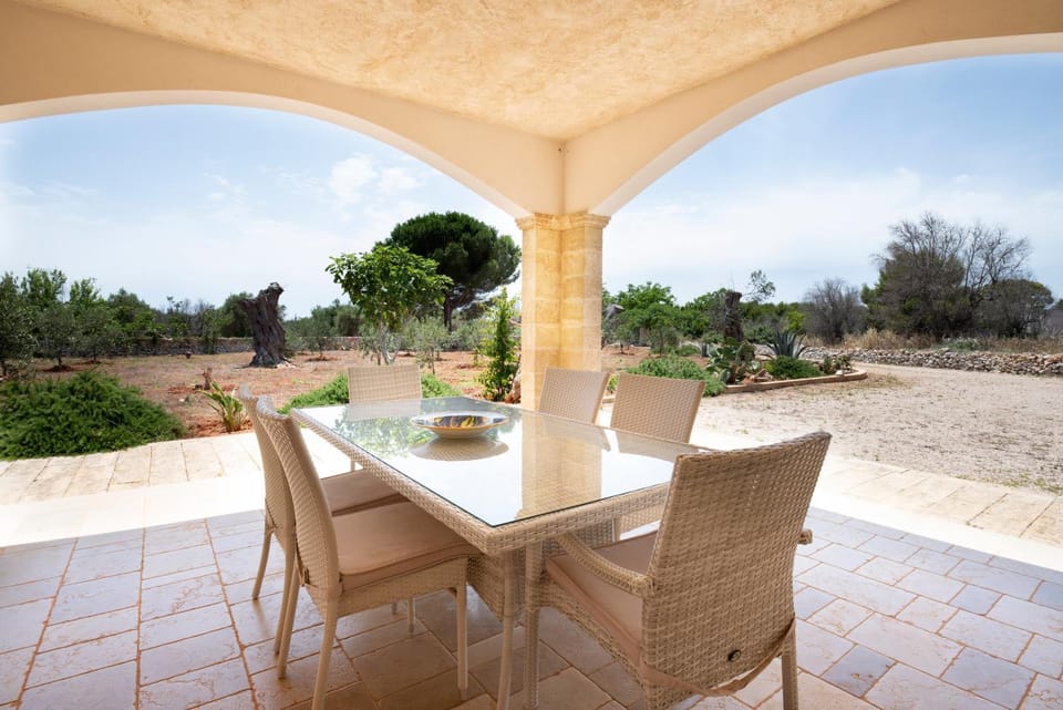 Patio, Garden, Kitchen or kitchenette, Dining area