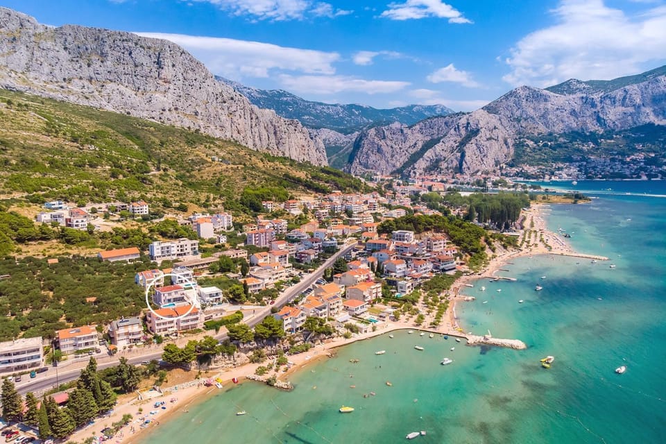Day, Natural landscape, Bird's eye view, Beach, Mountain view, Sea view, Location