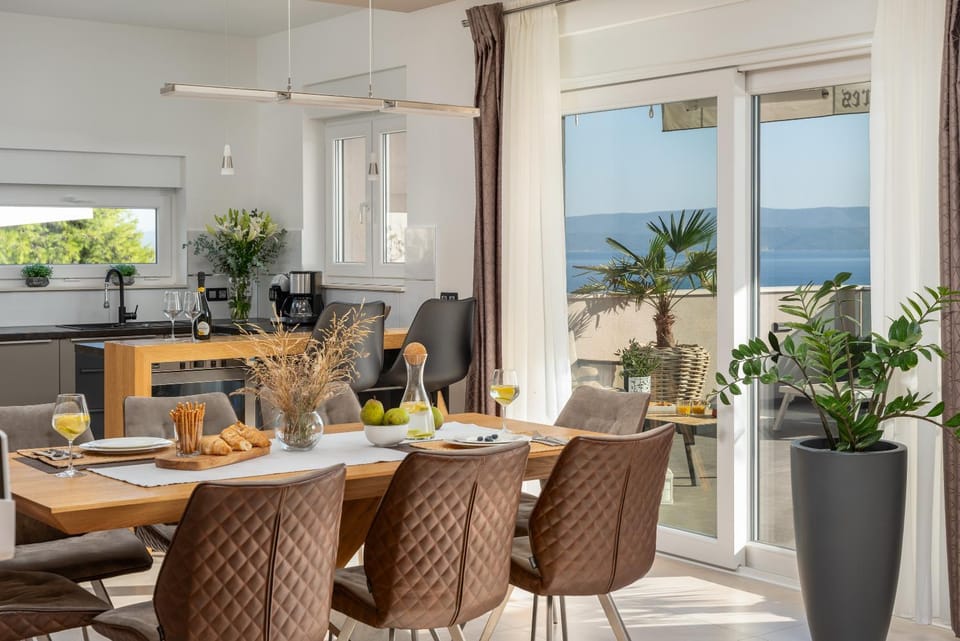 Day, Seating area, Dining area, Sea view, kitchen