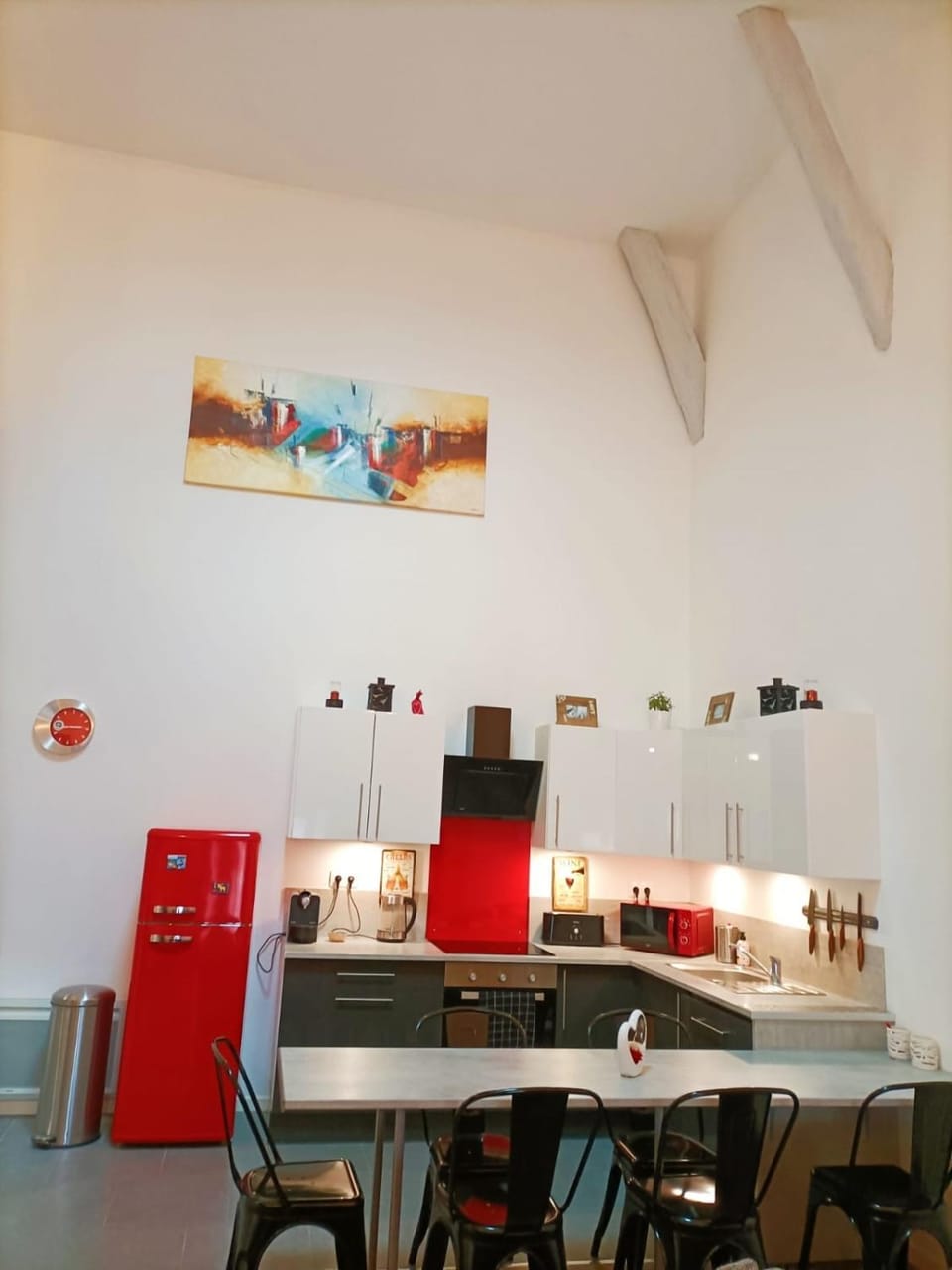 Kitchen or kitchenette, Dining area, minibar