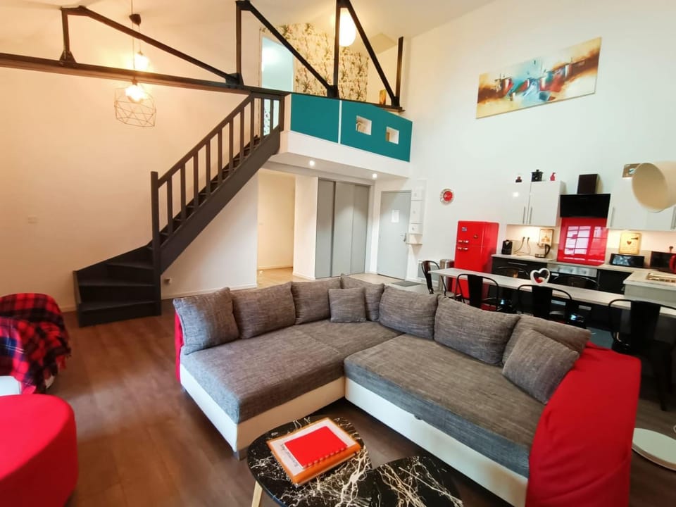 Kitchen or kitchenette, Living room, Seating area