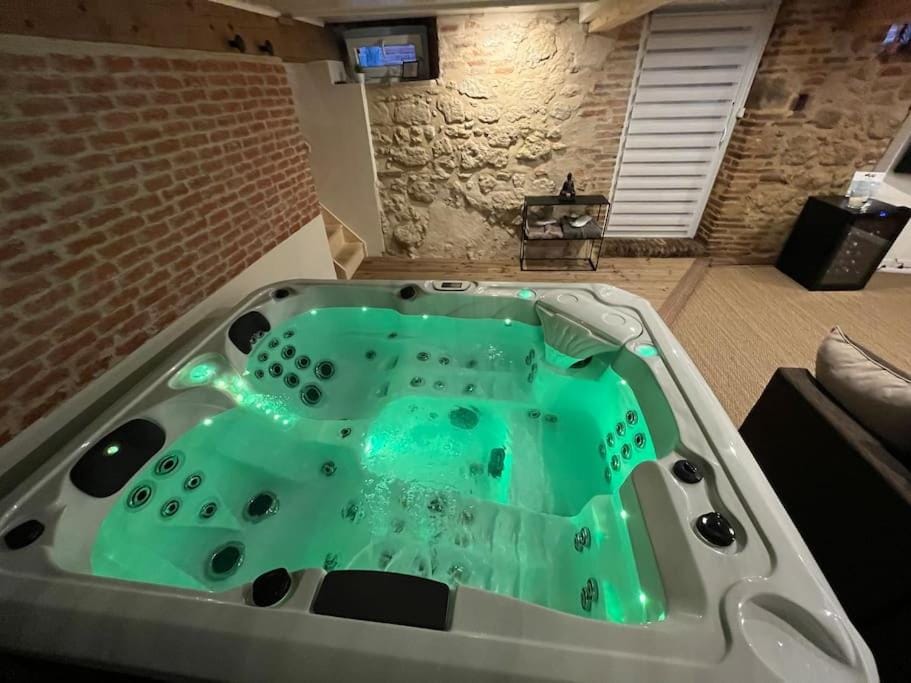 Gîte le jardin secret et Gîte au temps suspendu House in Occitanie