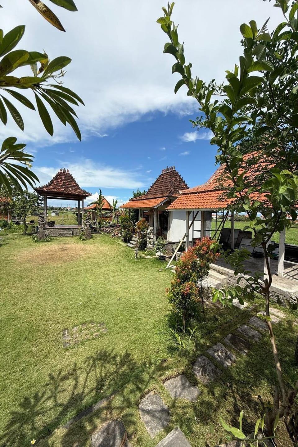 Property building, Natural landscape, Garden view