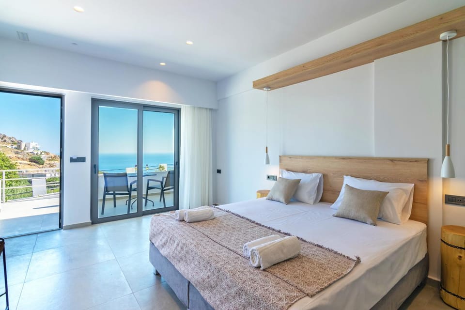 Bed, View (from property/room), Balcony/Terrace, Photo of the whole room, Bedroom, Sea view, towels
