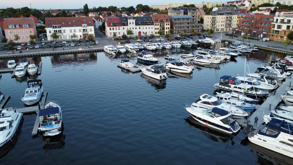 Ferienwohnung am Yachthafen Waren Müritz Apartment in Waren