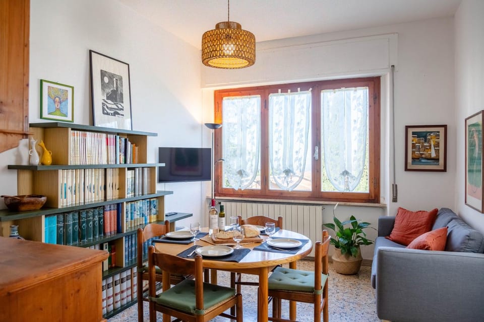 Living room, Photo of the whole room, Seating area, Dining area, Dinner, Dinner
