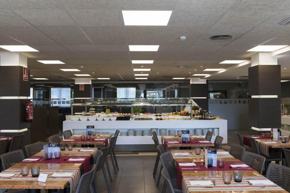 Restaurant/places to eat, Dining area