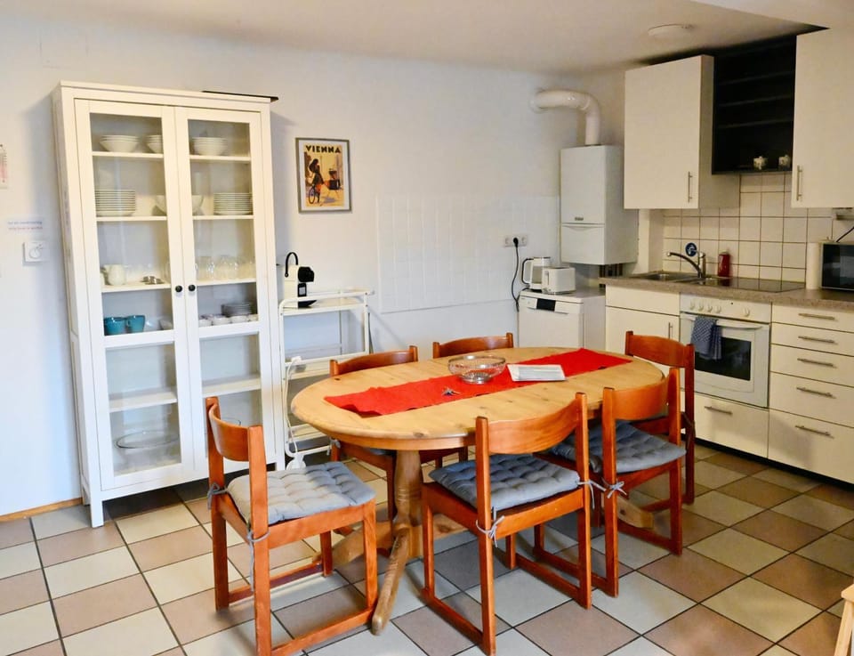 Charming Attic Apartment near Messe Wien and Center Apartment in Vienna