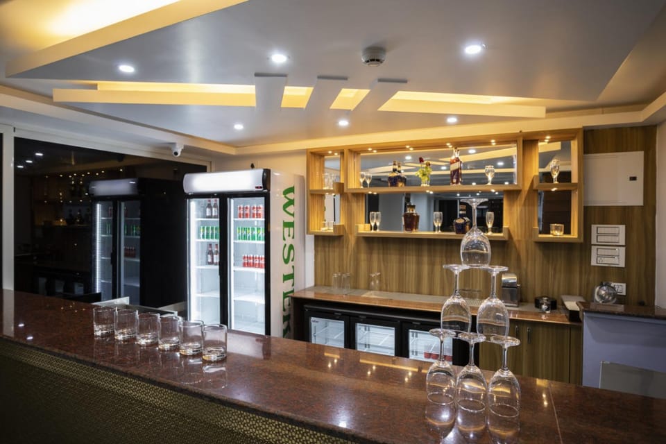 Lounge or bar, Lounge or bar