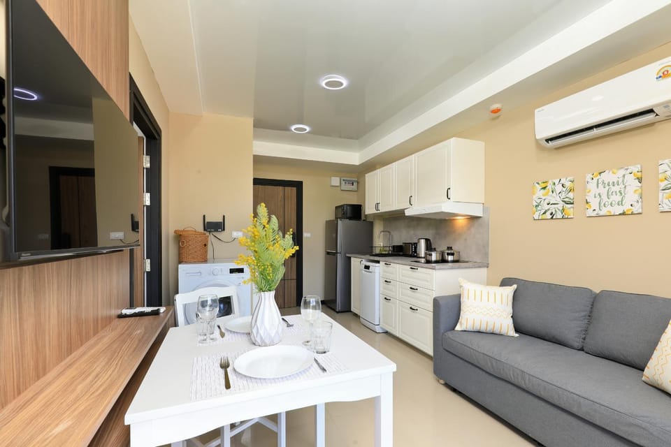 Living room, Dining area, kitchen