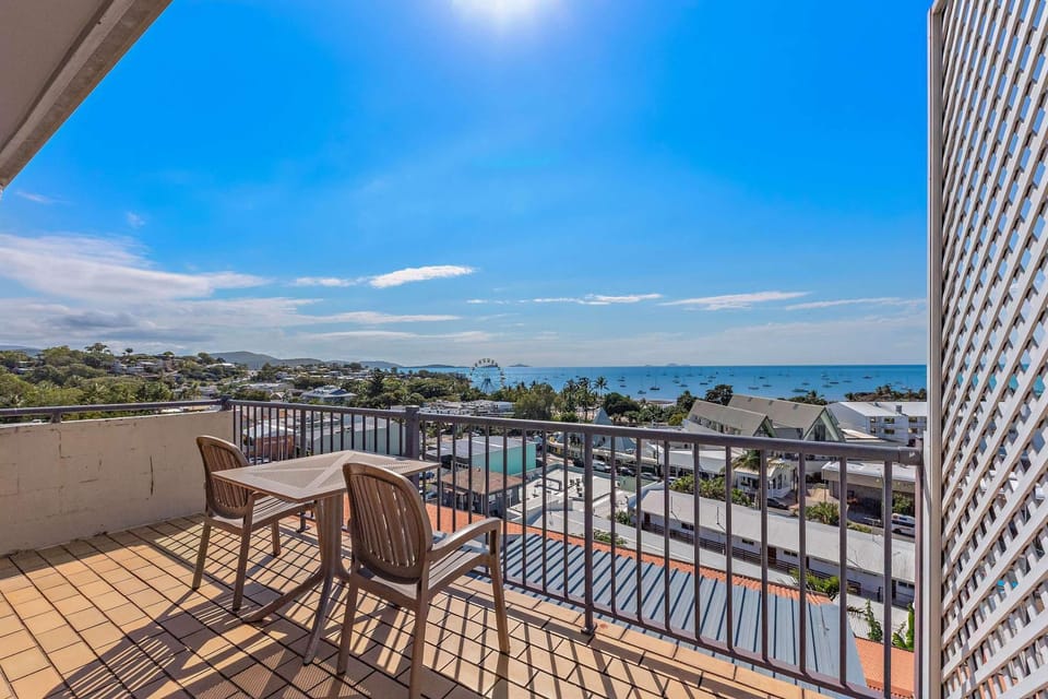 Day, View (from property/room), Balcony/Terrace, Dining area, Sea view