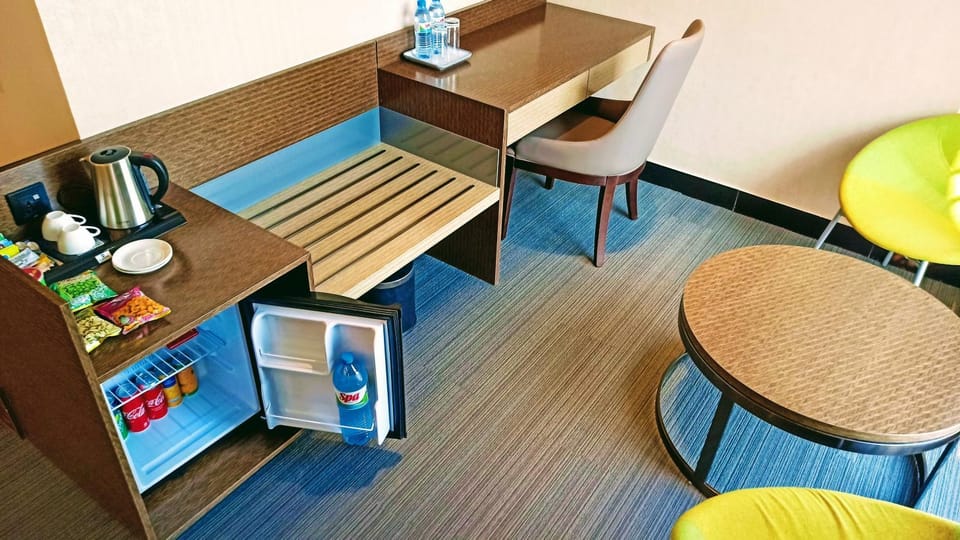 Coffee/tea facilities, Seating area