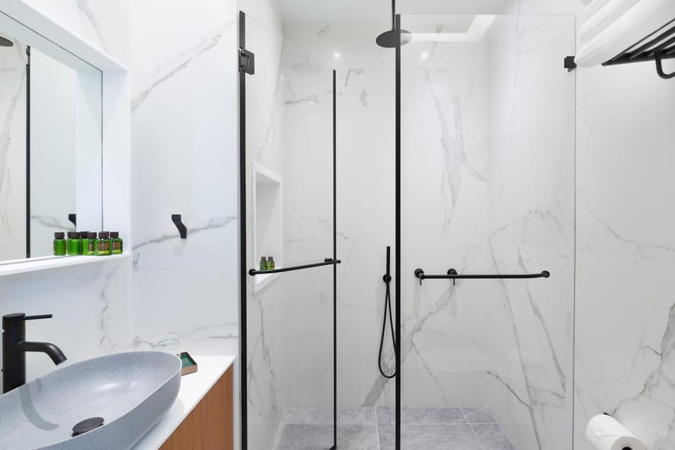 Shower, Decorative detail, towels