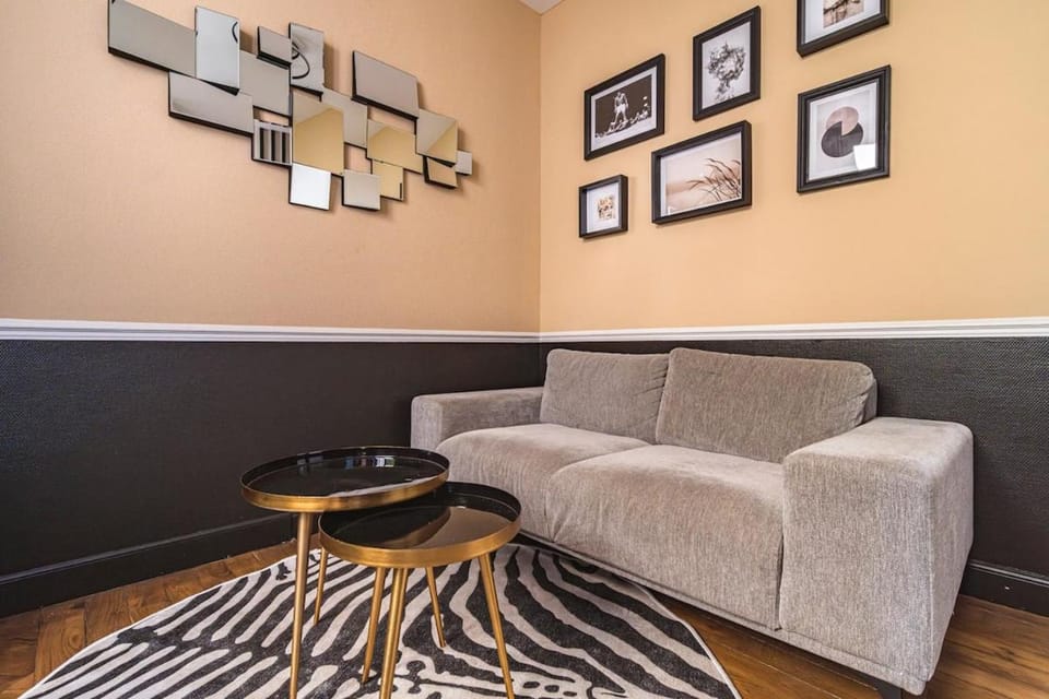 MM Suites Reims Centre Terasse Apartment in Reims