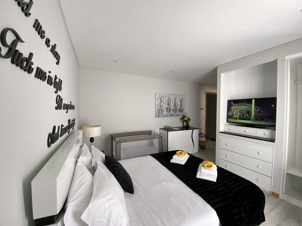 Bed, TV and multimedia, Bedroom, cot, wardrobe, air conditioner