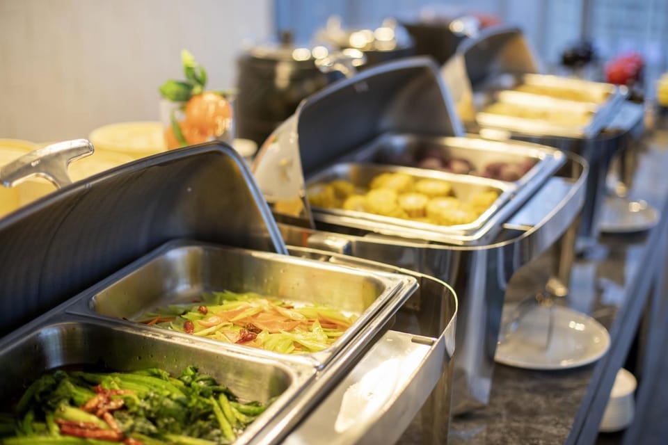 Restaurant/places to eat, Food and drinks, Buffet breakfast