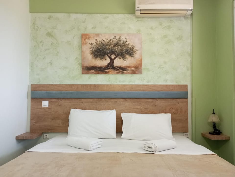 Bed, Bedroom, air conditioner