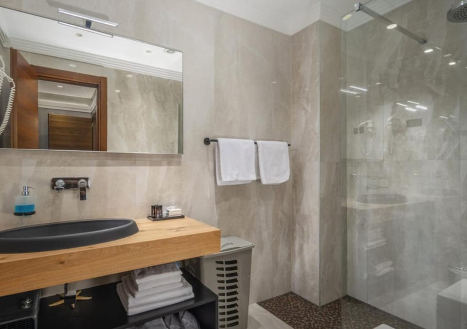 Shower, Bathroom