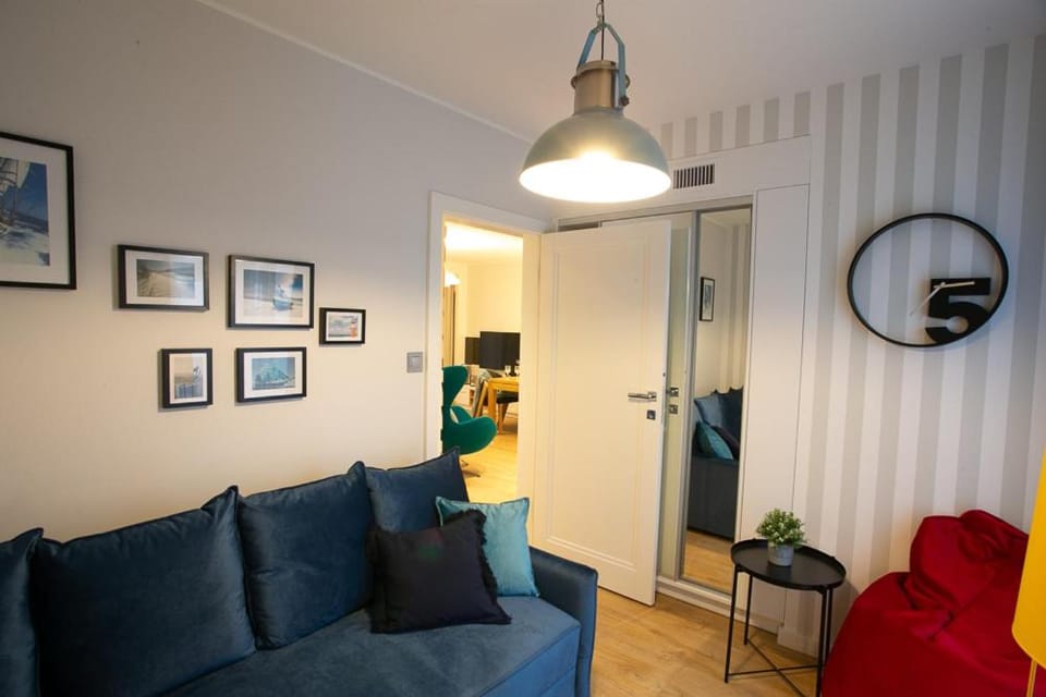 People, Photo of the whole room, Pets, children, young children, older children, locker