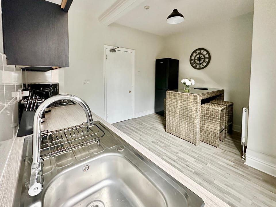 Dining area, kitchen