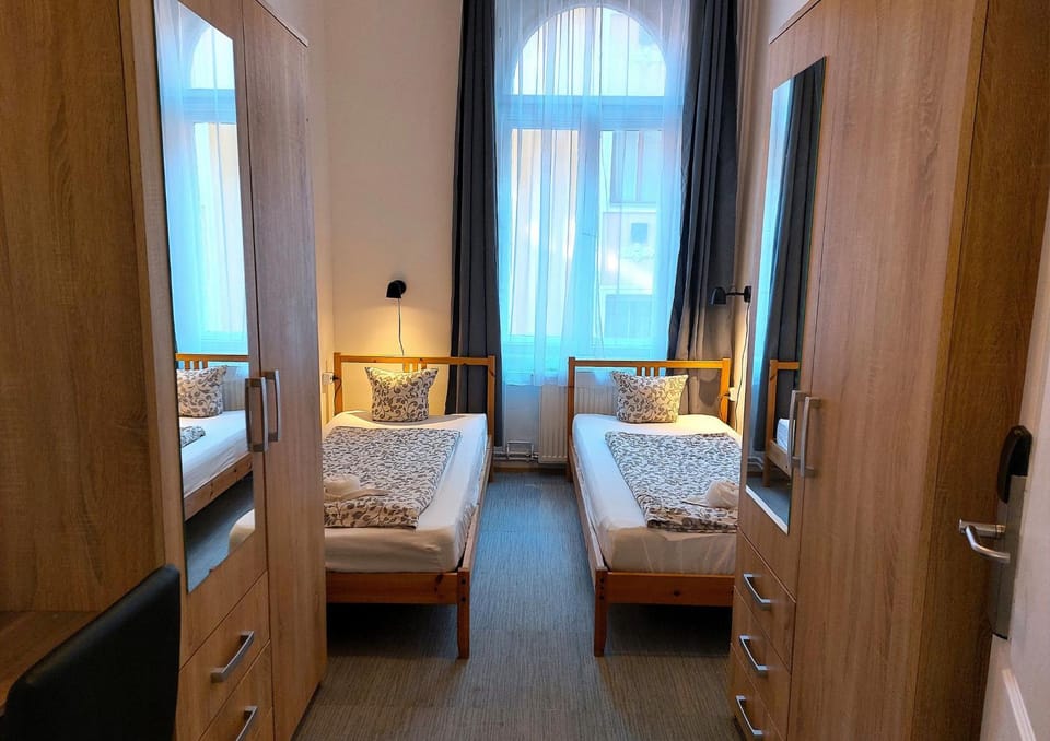 Bed, Bedroom, wardrobe