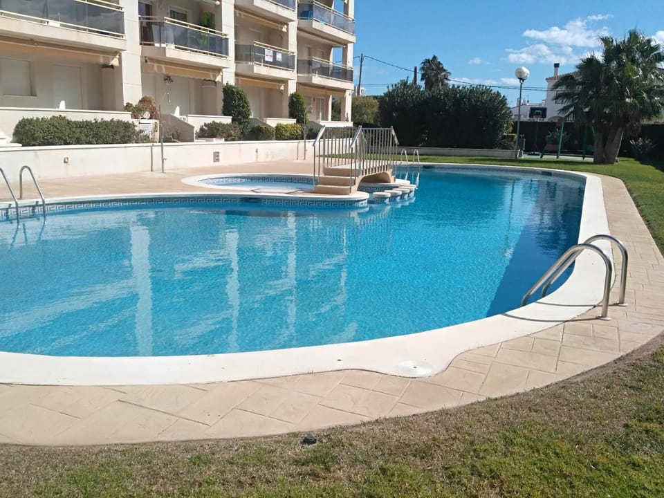 Swimming pool, Swimming pool