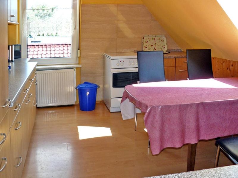 Coffee/tea facilities, Kitchen or kitchenette, Seating area, Dining area