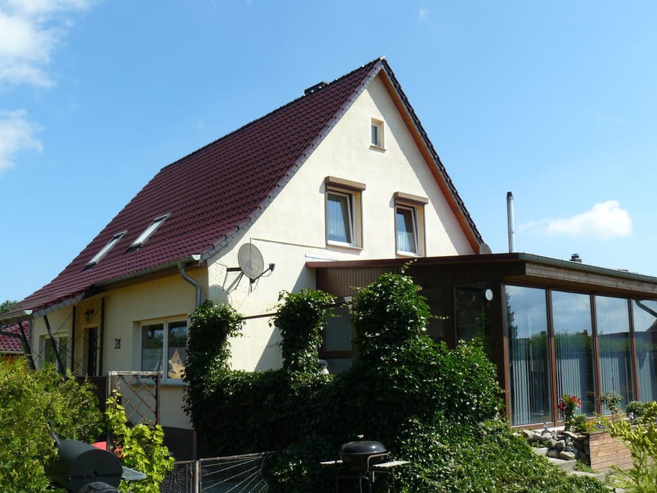 Property building, Facade/entrance, Balcony/Terrace