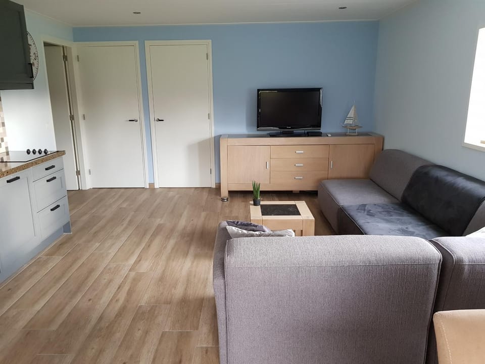 TV and multimedia, Seating area