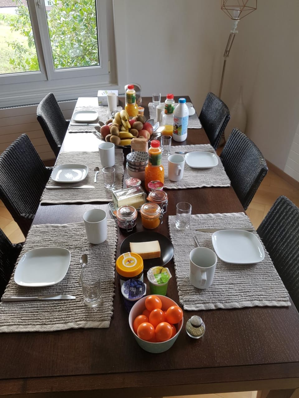 Dining area, Continental breakfast
