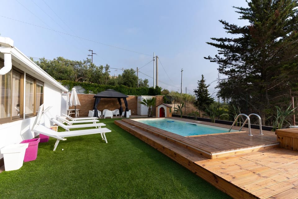 Natural landscape, Garden view, Pool view, Swimming pool, sunbed