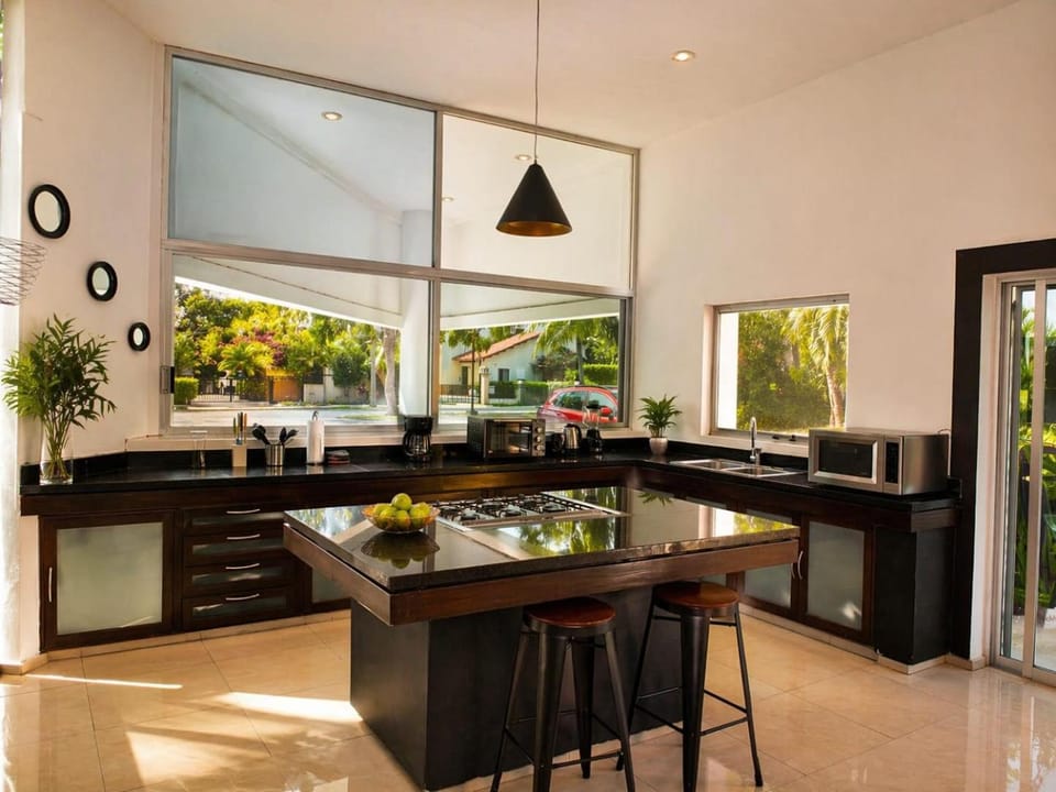 Private Pool Villa, Walk to Beach & 5th Ave Villa in Playa del Carmen