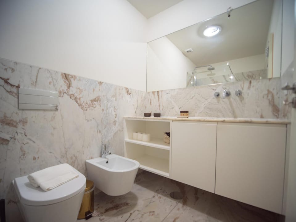 Toilet, Bathroom, Bath, bidet, towels