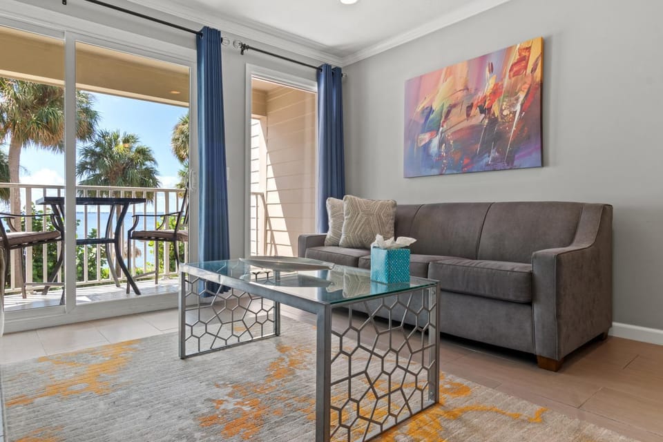 View (from property/room), Balcony/Terrace, Living room